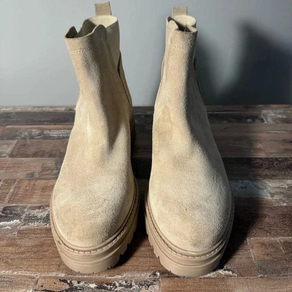 Steve Madden NWOT Tan Suede Ankle Boots Women Size 8 - Picture 1 of 7